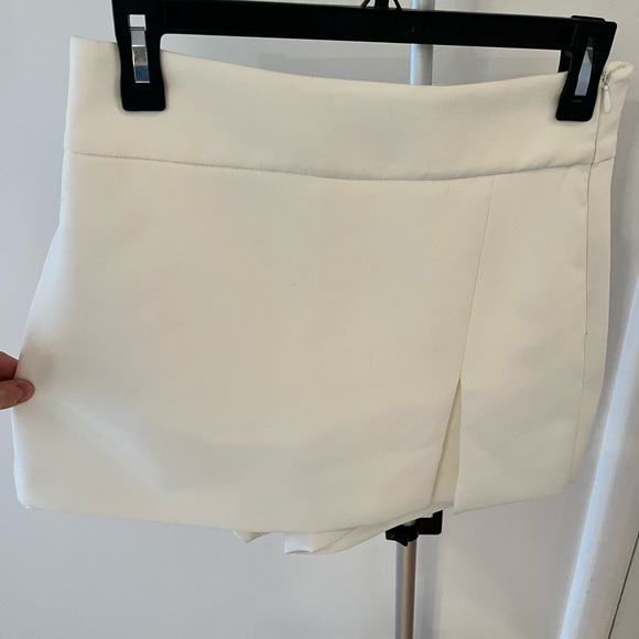 White skort WORN ONCE - Picture 3 of 4